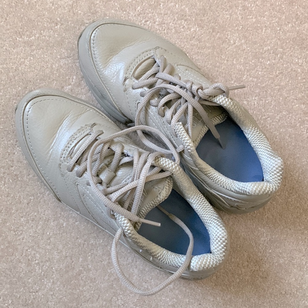 Brooks shoes Addiction Walker